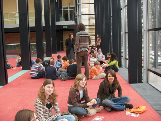 Klikni za naslednjo fotografijo